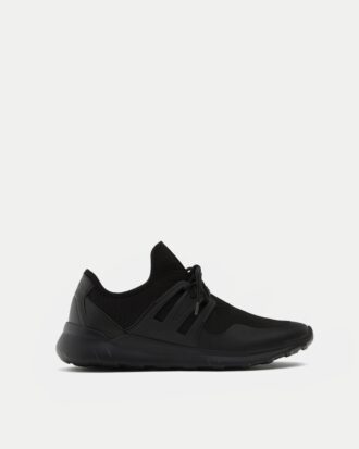 Sock sneakers with side pieces